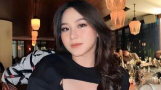 Bokep Indo Skandal Resta Maharani Ngewe Sama Pacar Crot di Muka Viral